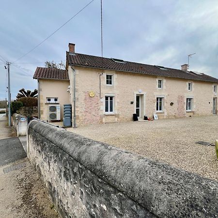 Chez Marcel - Maison 3 Chambres Lussac-les-Châteaux Zewnętrze zdjęcie